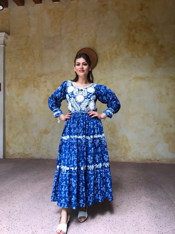 Embroidered Aguacatenango Dress with Blue and White Flights Tunics Vintage classic
