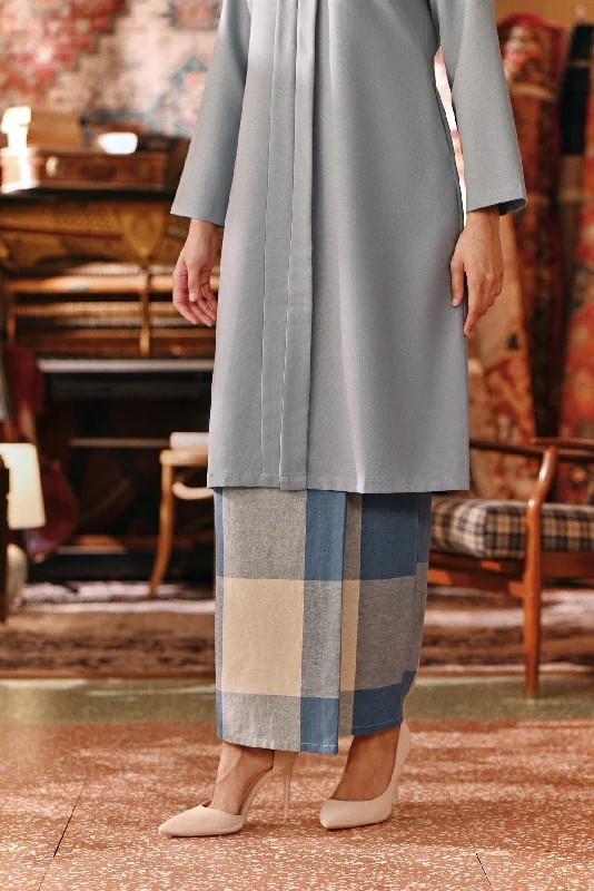 The Akar Kita Women Folded Skirt - Blue Square velvet skirt sumptuous