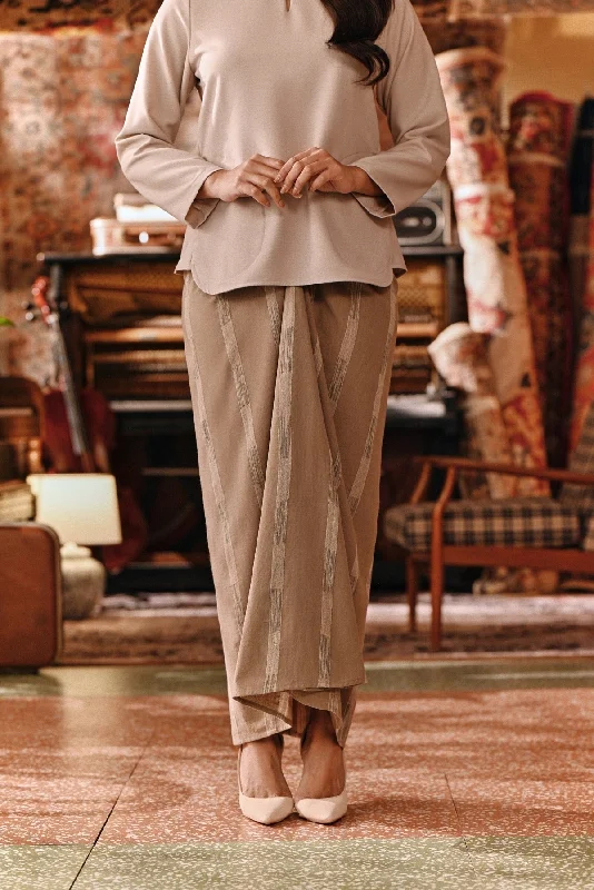 The Akar Kita Women Wrap Skirt - Dustline slim fit skirt