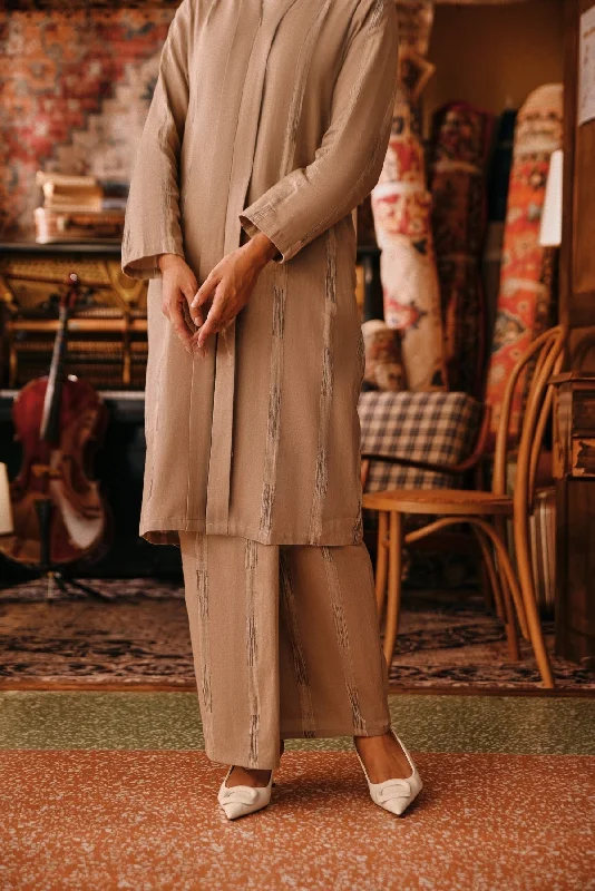 The Akar Kita Women Folded Skirt - Dustline corduroy skirt durable