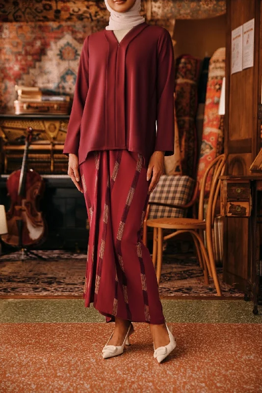 The Akar Kita Women Wrap Skirt - Emberline seamless skirt comfort