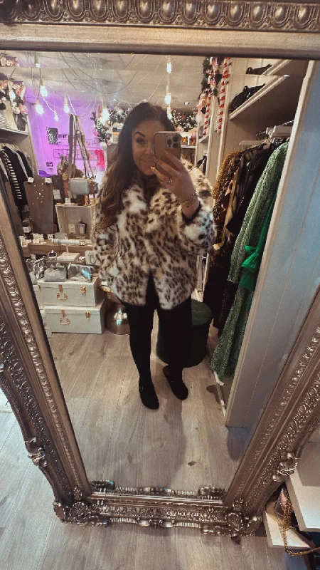 Snow leopard faux fur coat Three-Quarter Sleeve Elbow Sleeve Wrist Sleeve
