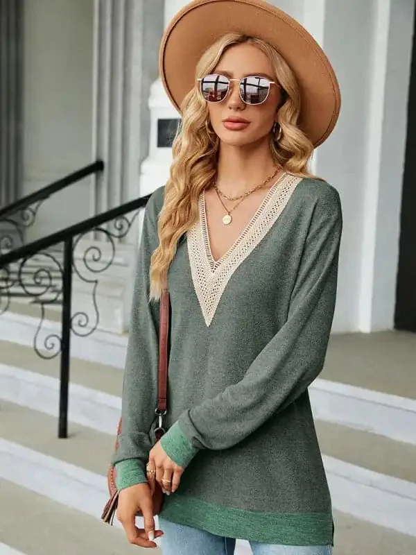 Women’s Long-Sleeved Sweater